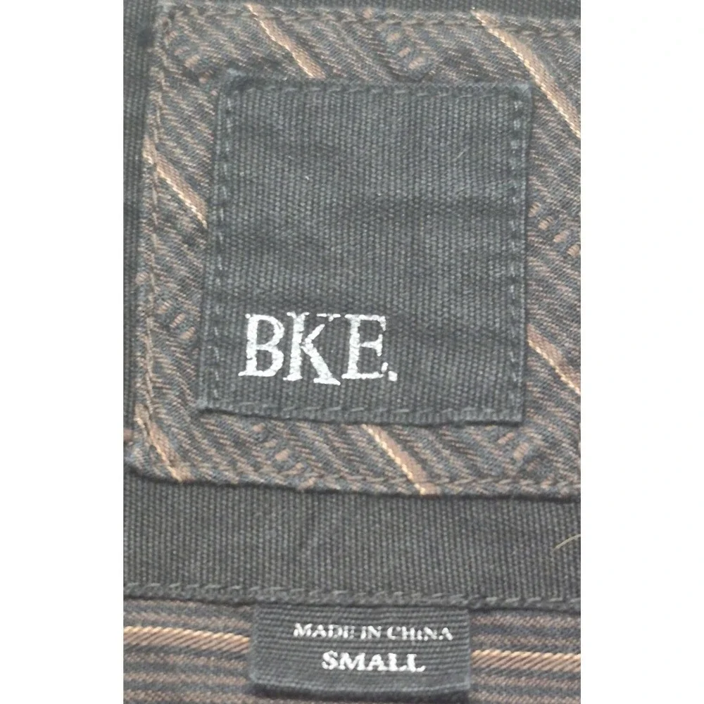 Buckle BKE please see
